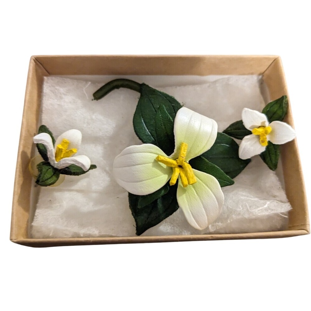 Trillium Flower Brooch & Earrings Set,‎ Floral Pin and Studs, White Yellow Green